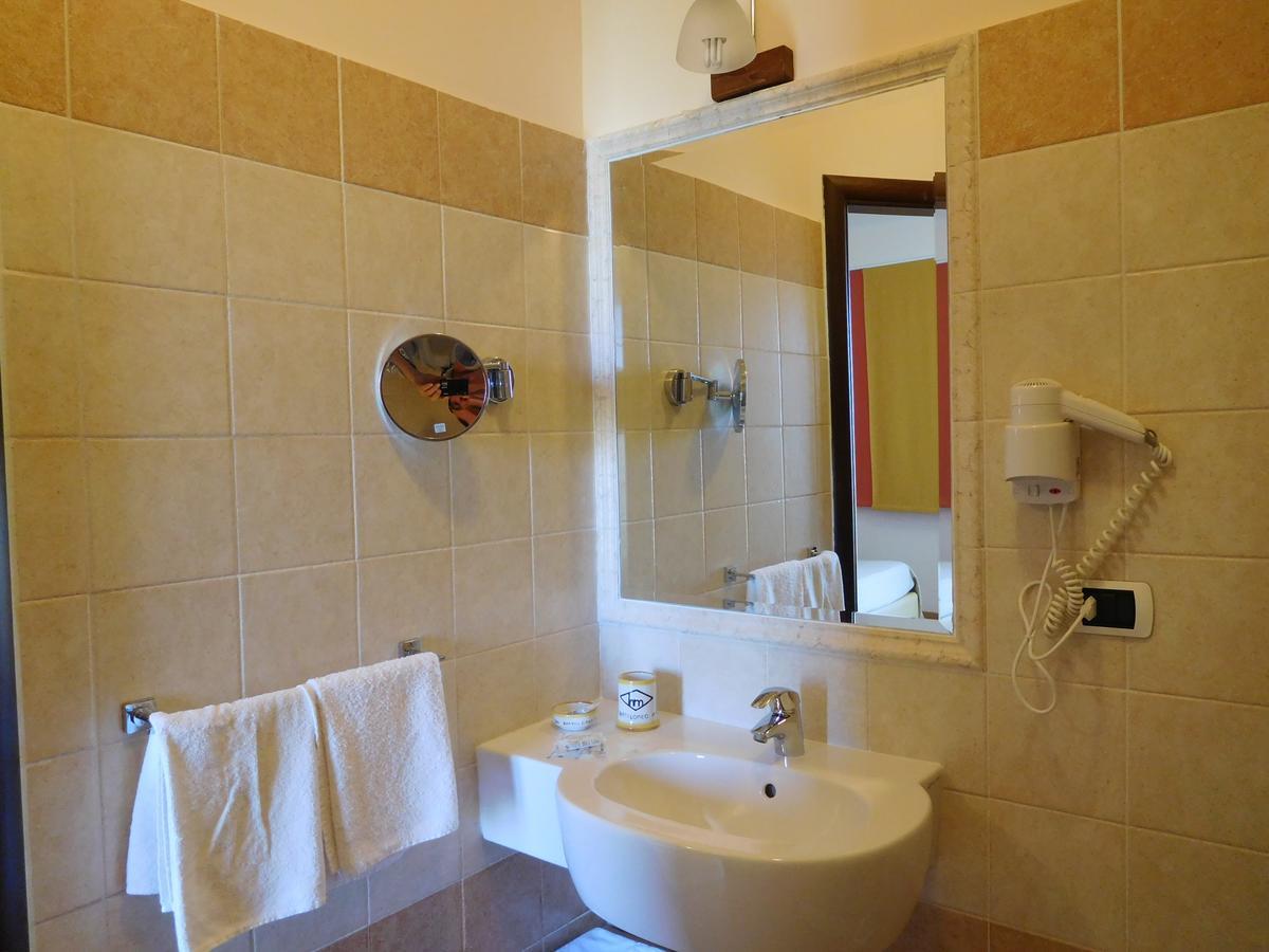 Hotel Michelangelo San Bartolomeo in Galdo ภายนอก รูปภาพ